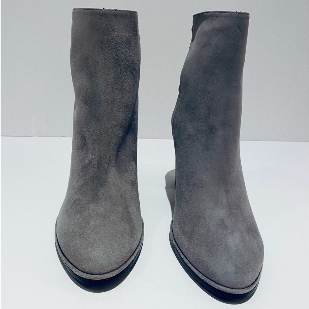 STUART WEITZMAN SUEDE LEATHER BOOTS. - Picture 2 of 9